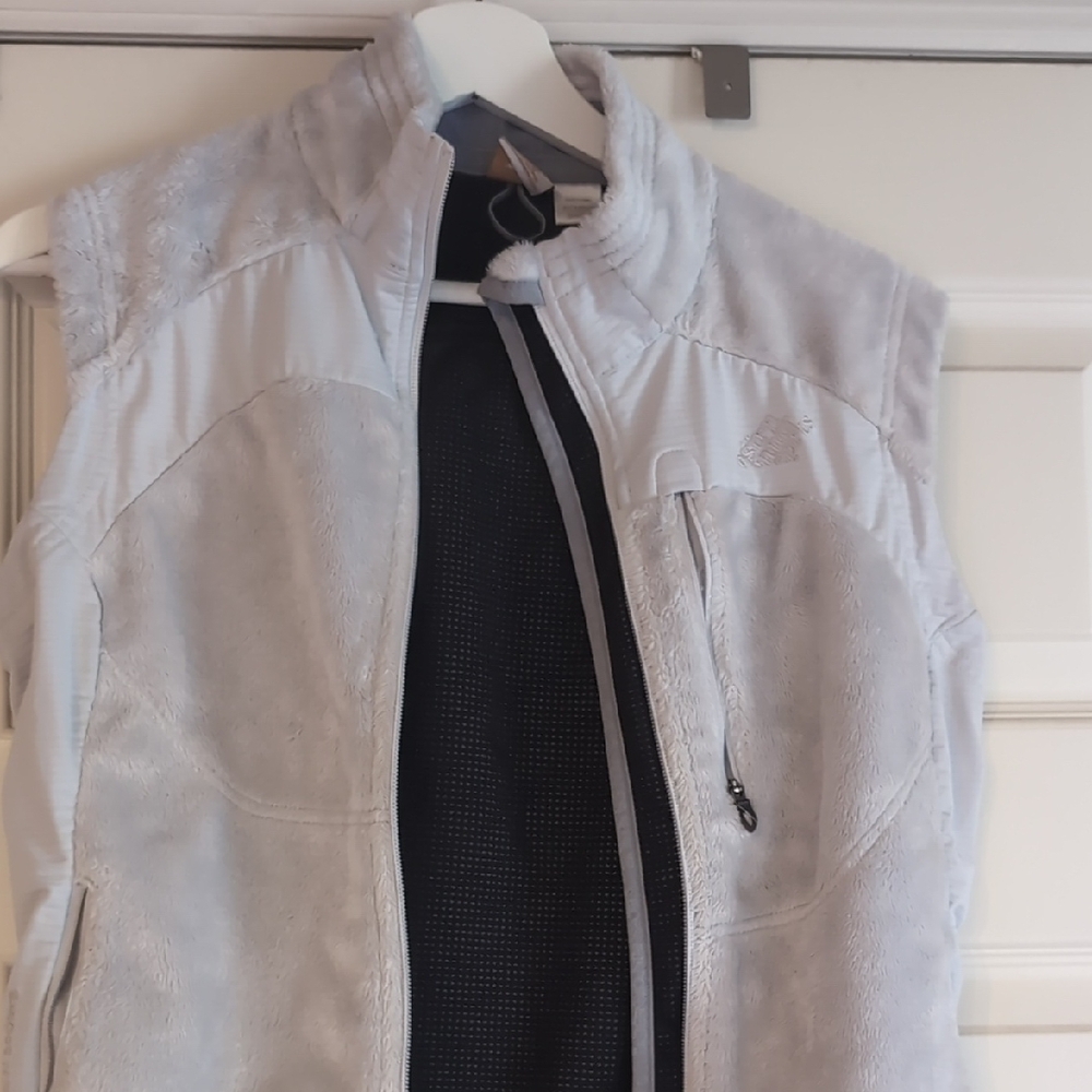 Eastern Mountain Sports White Jacket